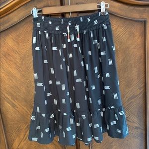 4 for $10 Girls black and white skirt size medium 7/8